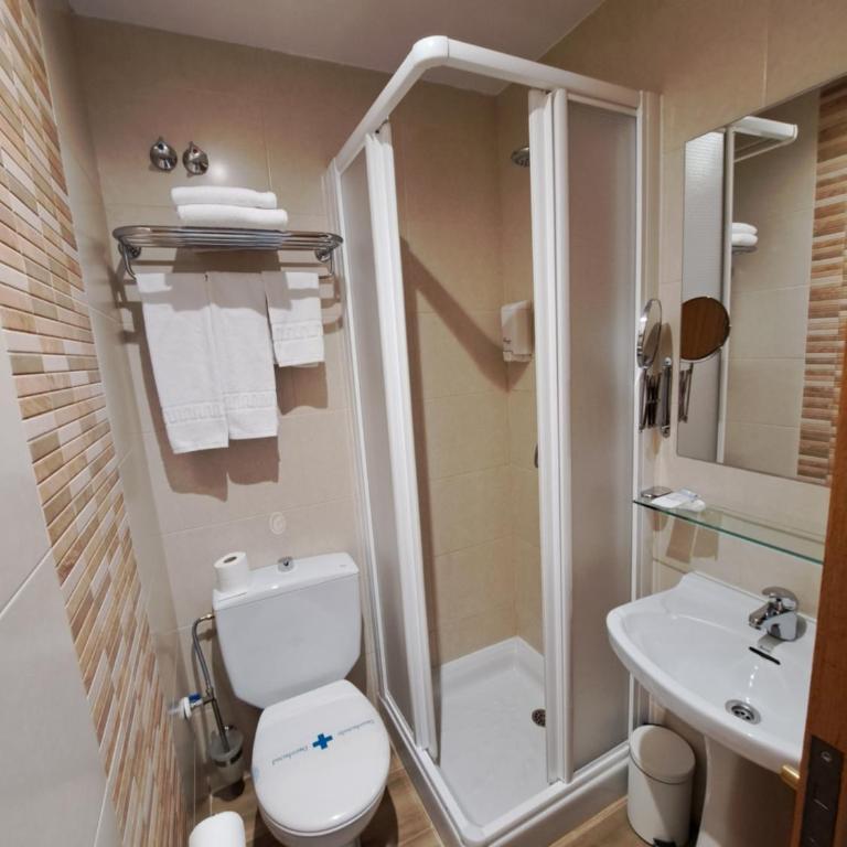 Hotel Avanti - Habitación Triple - 5