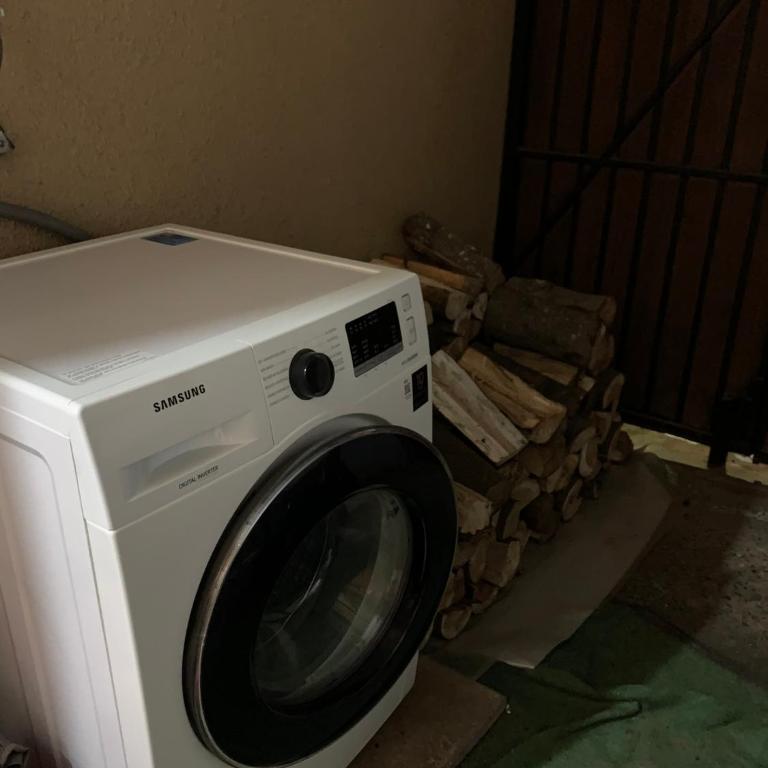 Casa a 5 minutos del aeropuerto y cercana al Mall Trebol - Casa de 3 dormitorios - 44