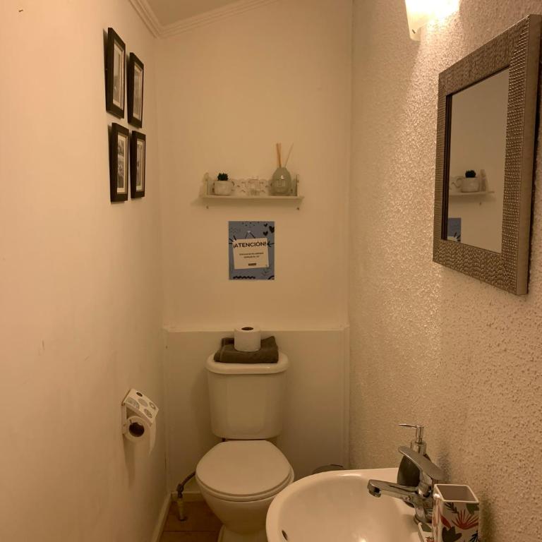 Casa a 5 minutos del aeropuerto y cercana al Mall Trebol - Casa de 3 dormitorios - 46