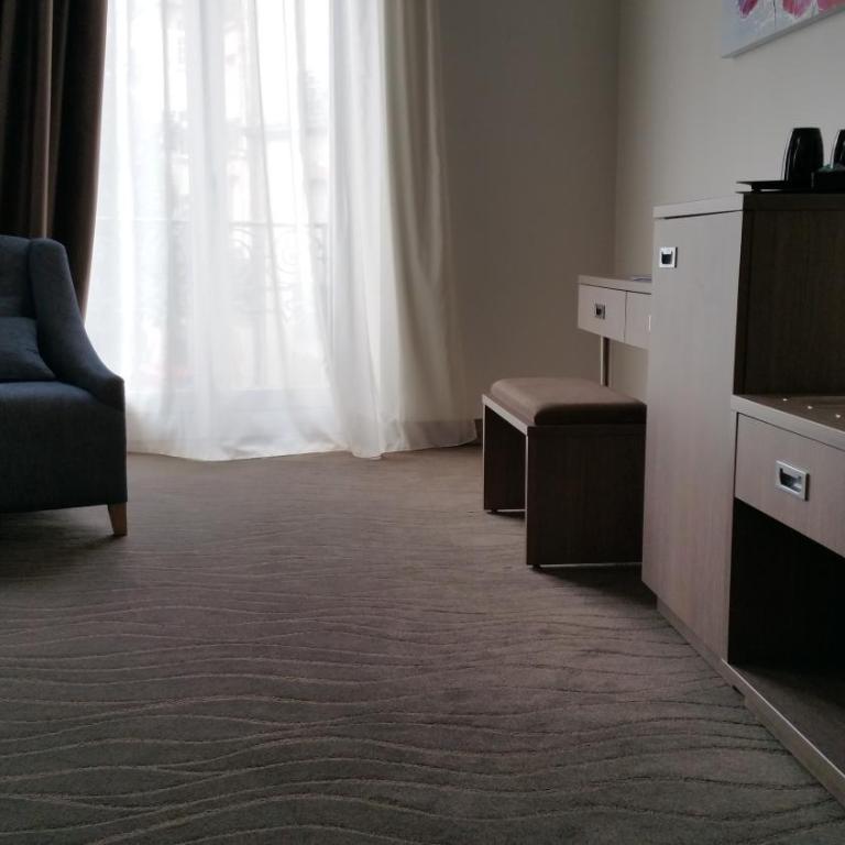 Brit Hotel de Grignan Vichy - Chambre Lits Jumeaux Supérieure - 1