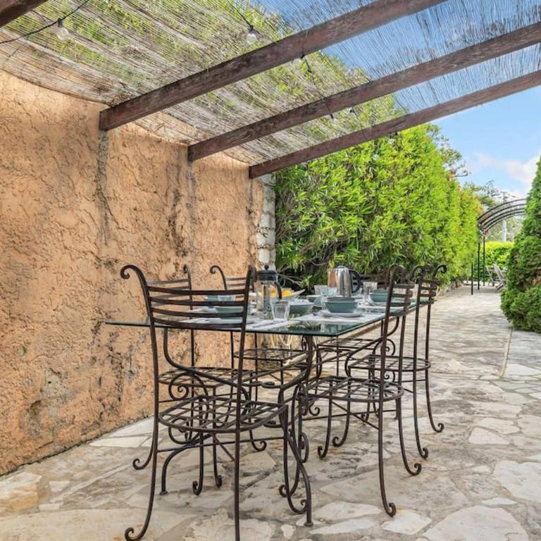 "La Bigaude" votre villa provençale climatisée, piscine et jardin à Mougins Village - Villa avec Piscine Privée - 15