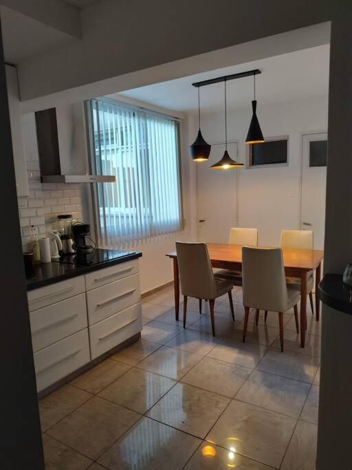 Semipiso céntrico con hermosas vistas de la ciudad - Apartamento de 3 dormitorios - 20