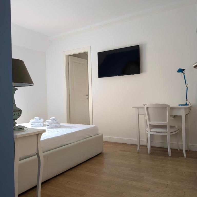 Cosmopolitan Central Rooms - Double Room - 2