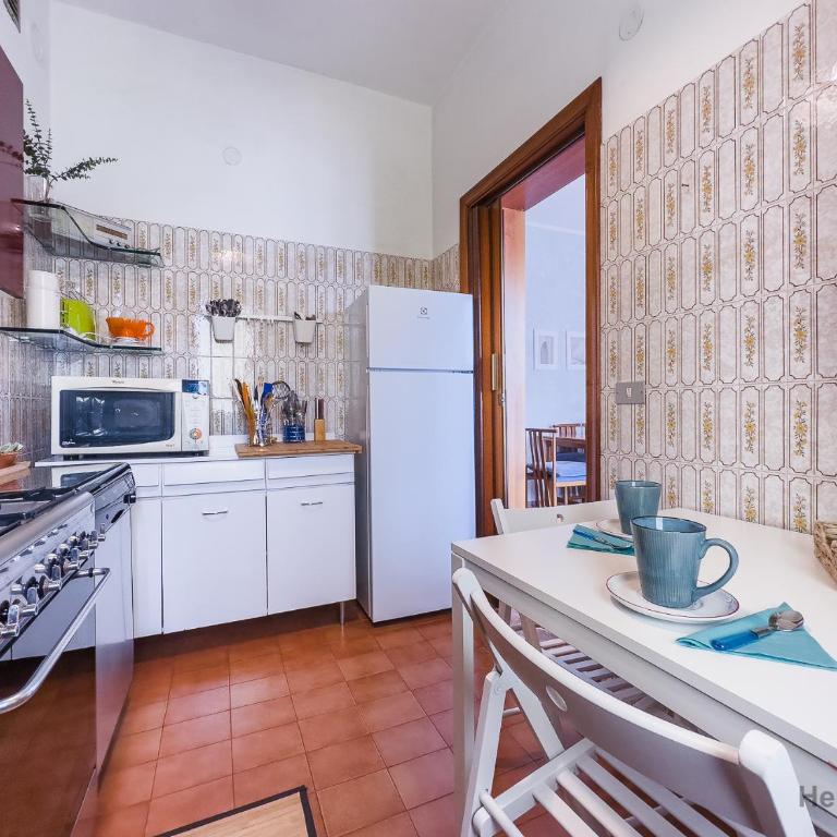 Paradise with Terrace - Free parking - Smart TV - Appartamento con 1 Camera da Letto - 6