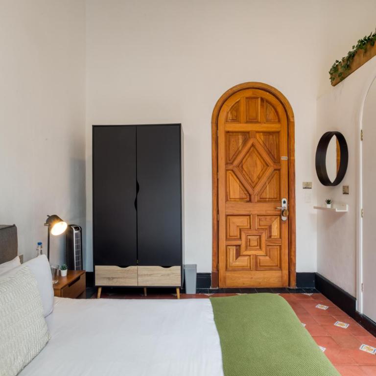 Santa Casa by Tasman - Standard Queen Room - 4