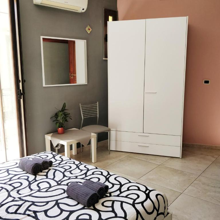 Kalos Rooms - Camera Matrimoniale/Doppia con Letti Singoli con Balcone - 11