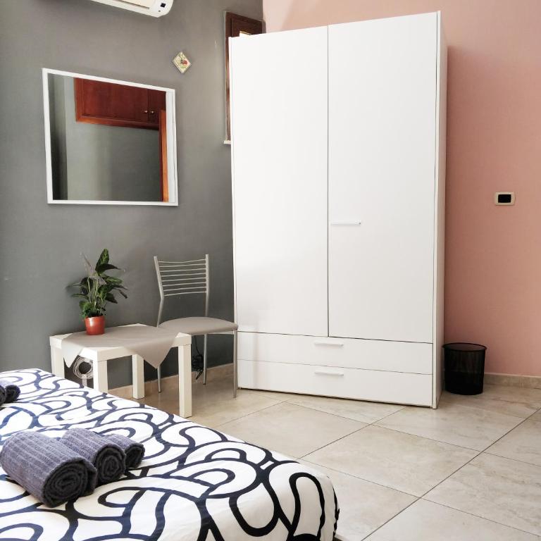 Kalos Rooms - Camera Matrimoniale/Doppia con Letti Singoli con Balcone - 13