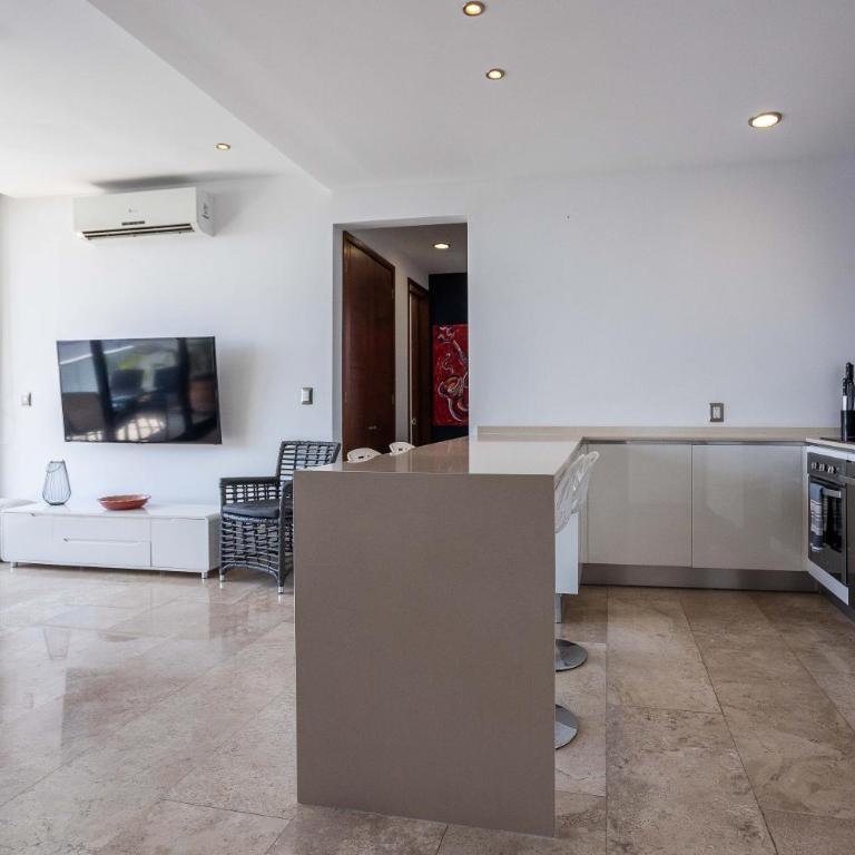 Beautiful 2bd 2bth, Ocean Views - Apartamento de 2 dormitorios - 23