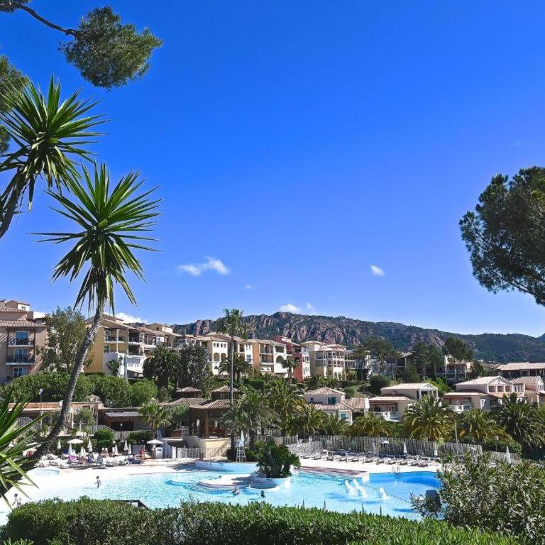 Dans un cadre d'exception, Vue mer panoramique à Agay Côte d'Azur, Village Vacances Cap Esterel, 2 chambres, avec jardin, golf, climatisation, Wifi, 5 piscines - Appartement - Vue sur Mer - 33
