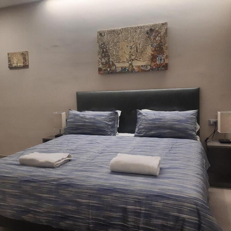 Smart Apartment Sei Chiese - TWA - Classic Triple Room - 1