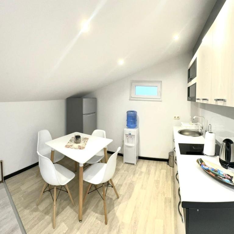 Apartman Amina - Two-Bedroom Apartment - 8