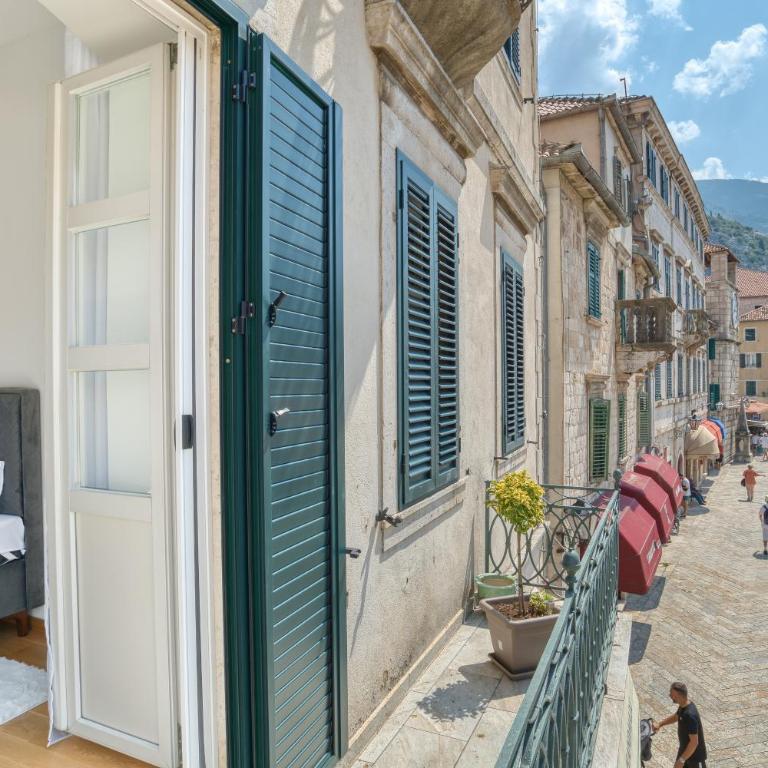 Luxury Main Square apartment by MN Property - Apartman sa 2 Spavaće Sobe - 14