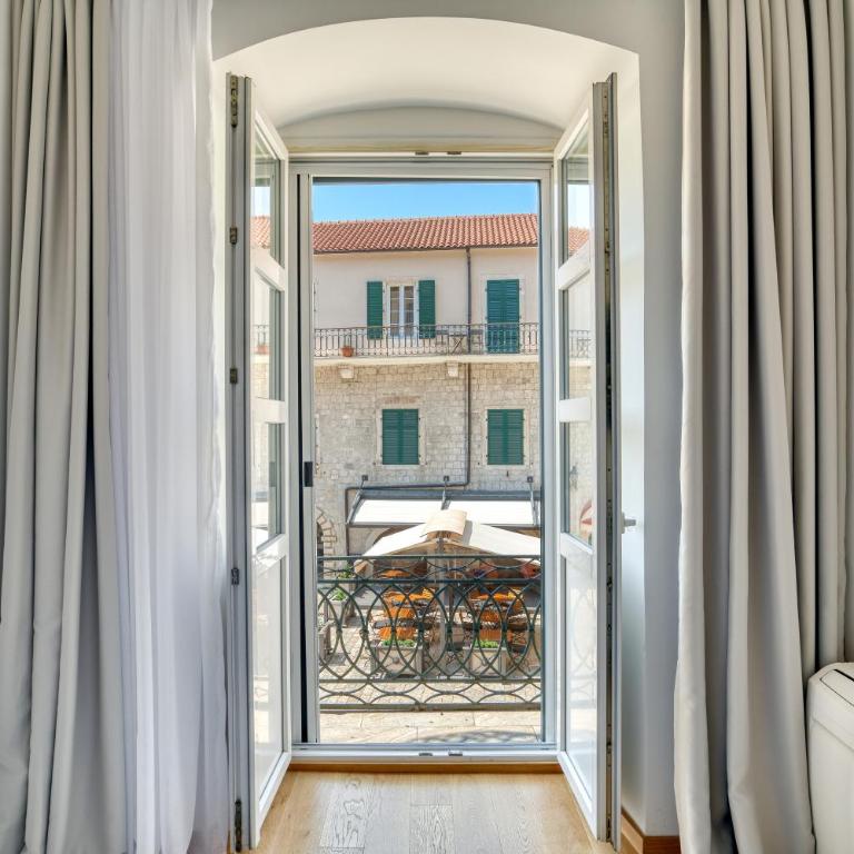 Luxury Main Square apartment by MN Property - Apartman sa 2 Spavaće Sobe - 26