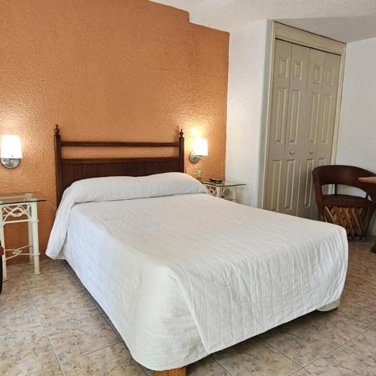 Hotel Posada Santa Fe - Standard Queen Room - 3