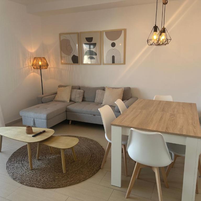 Apartamento Jardín de Cano - Preferente familias y mayores de 25 años - Apartamento de 2 dormitorios con balcón - 1