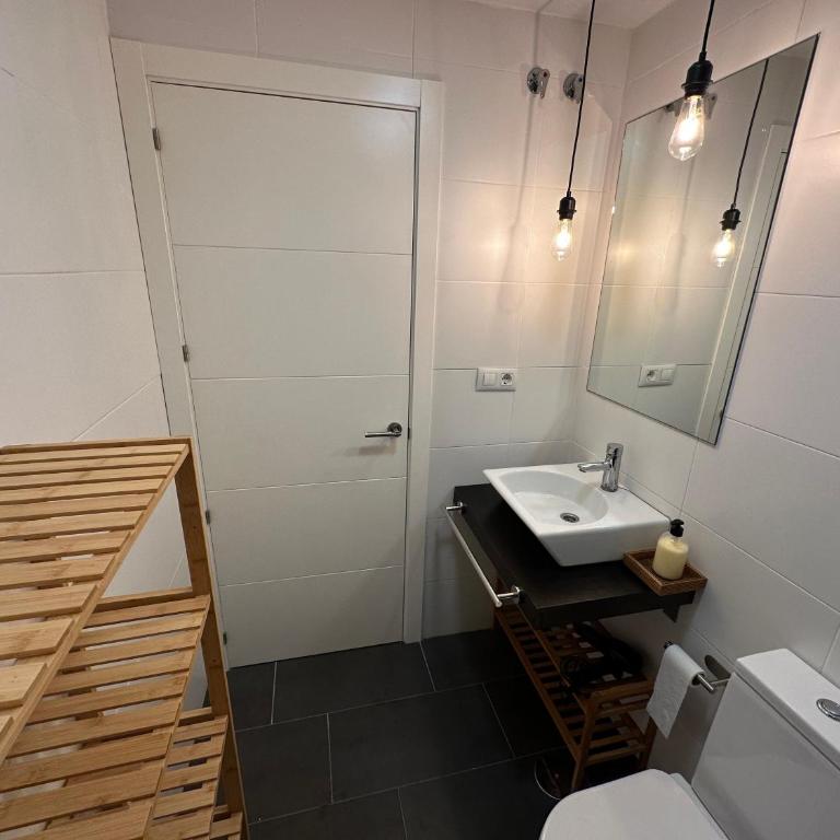 Apartamento Jardín de Cano - Preferente familias y mayores de 25 años - Apartamento de 2 dormitorios con balcón - 23