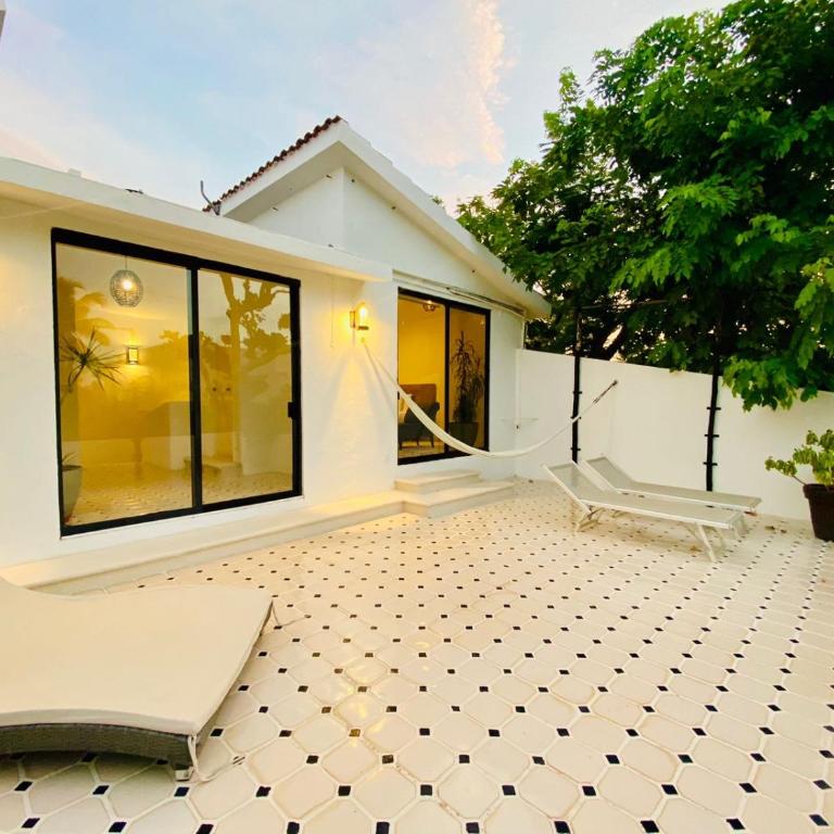 Exclusive Villa Steps from the Beach Playacar - Villa - 27
