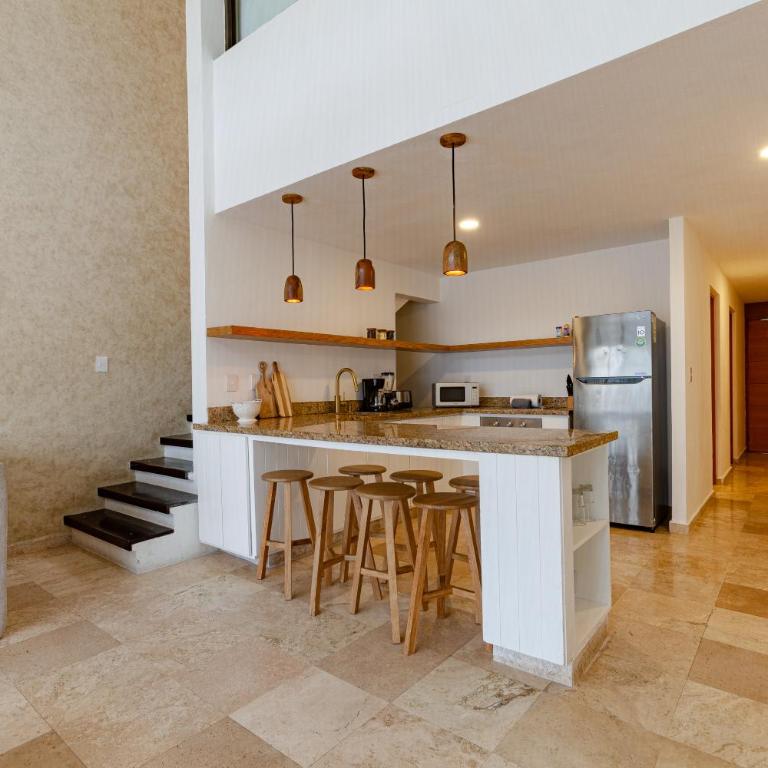 Ocean Plaza by Zamá Homes - Three-Bedroom Apartment with Street View - 3