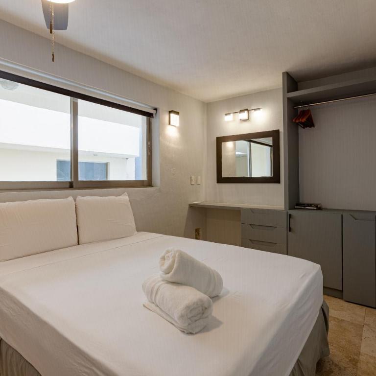 Ocean Plaza by Zamá Homes - Three-Bedroom Loft Apartment with Ocean View - 8