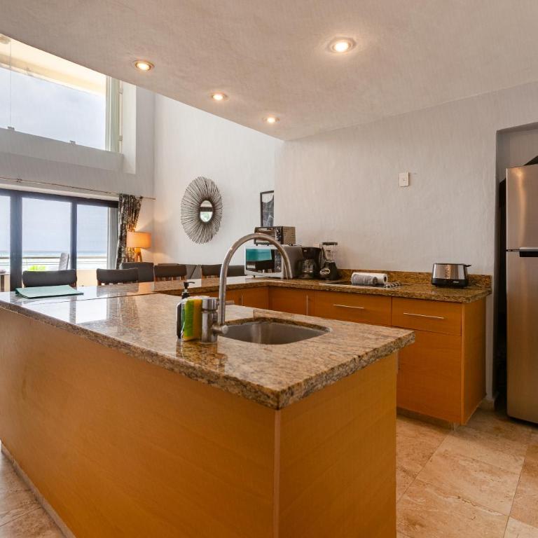 Ocean Plaza by Zamá Homes - Three-Bedroom Loft Apartment with Ocean View - 14