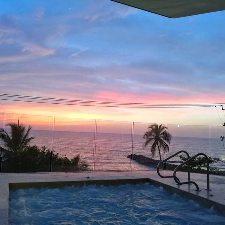 Luxury Apartment - Stunning Sea View - One-Bedroom Apartment - 10