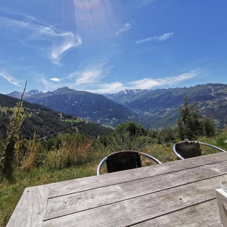 Chalet Mélèze in sonniger Lage mit schönem Ausblick , für 6 Personen - Ferienhaus mit 3 Schlafzimmern - 3