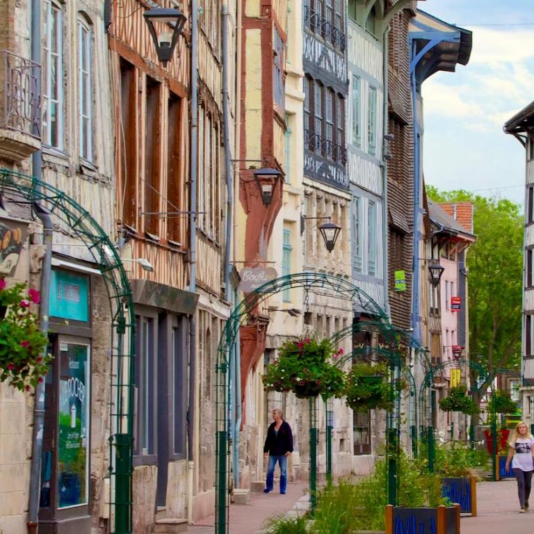 Appartement proche gare avec garage - Apartamento de 1 dormitorio - 17