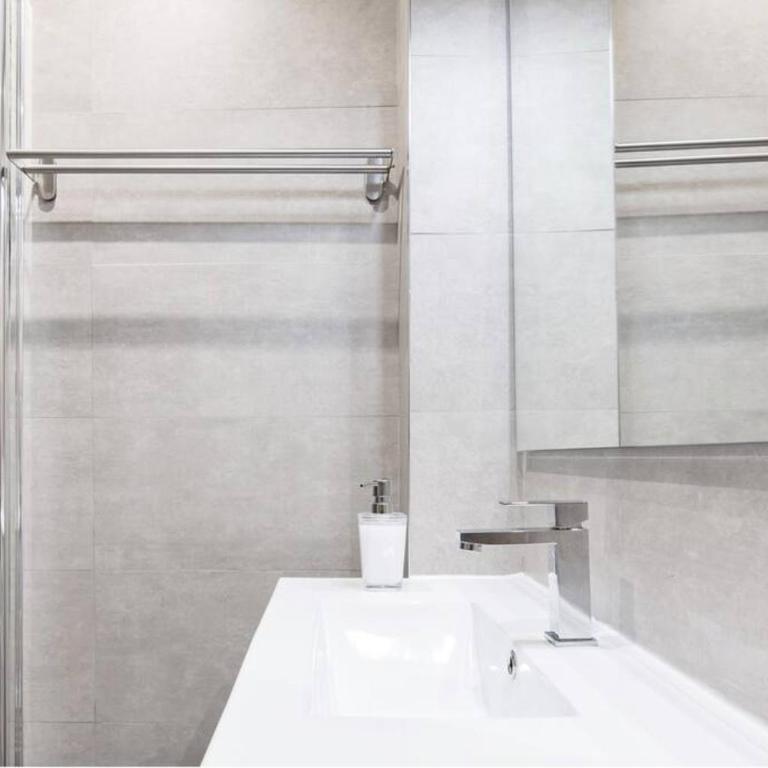 Exclusive designer loft in the centre for 6 people - Duque - Two-Bedroom Apartment - 13