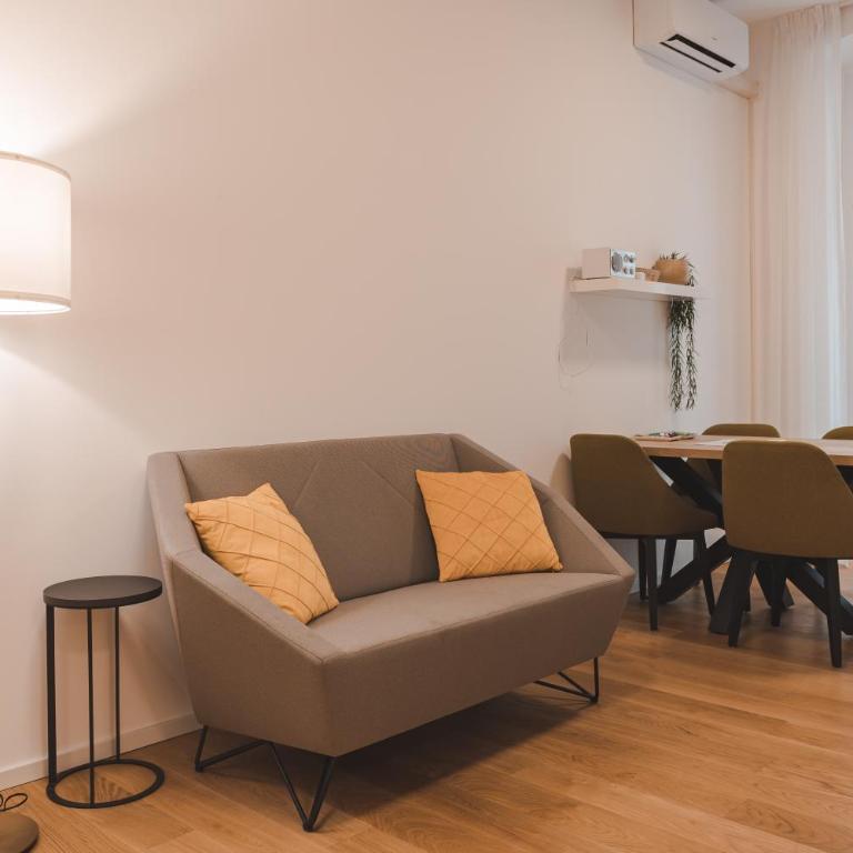 Stylish apartment in the center of Trieste - Central station - WIFI-Netflix - Appartamento con 2 Camere da Letto - 2