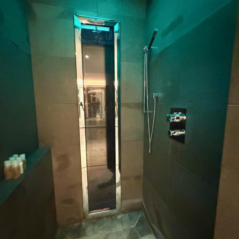 KITZ DELUXE SUITE 1 & 2 im Zentrum mit eigenem SPA & PARKEN by belle-stay - Suite 3 Chambres - 36