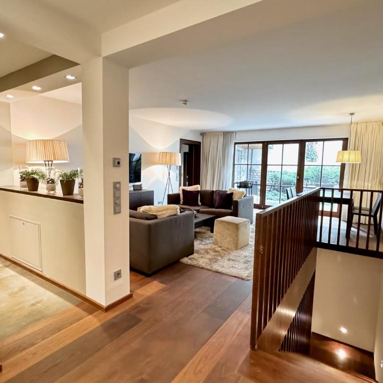 KITZ DELUXE SUITE 1 & 2 im Zentrum mit eigenem SPA & PARKEN by belle-stay - Suite 3 Chambres - 5