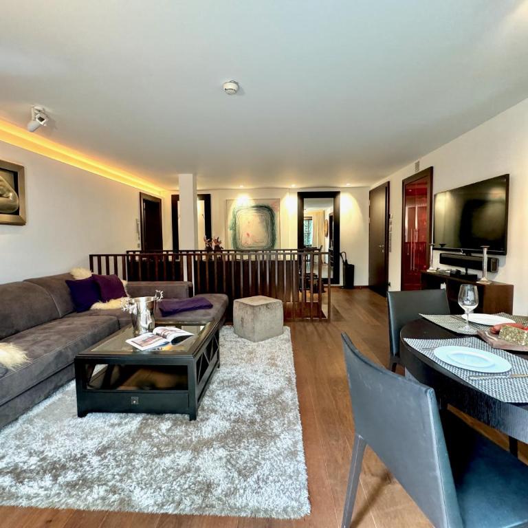 KITZ DELUXE SUITE 1 & 2 im Zentrum mit eigenem SPA & PARKEN by belle-stay - Suite 2 Chambres - 4
