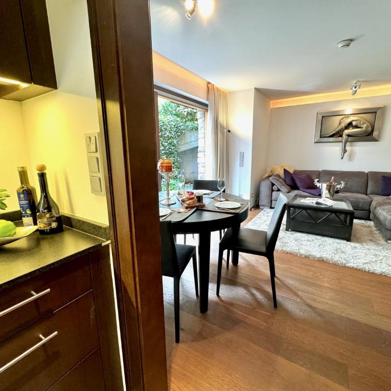 KITZ DELUXE SUITE 1 & 2 im Zentrum mit eigenem SPA & PARKEN by belle-stay - Suite 2 Chambres - 10