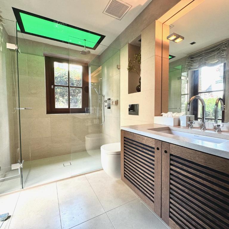 KITZ DELUXE SUITE 1 & 2 im Zentrum mit eigenem SPA & PARKEN by belle-stay - Suite 3 Chambres - 32