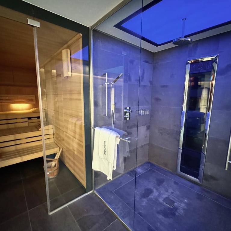 KITZ DELUXE SUITE 1 & 2 im Zentrum mit eigenem SPA & PARKEN by belle-stay - Suite 2 Chambres - 23