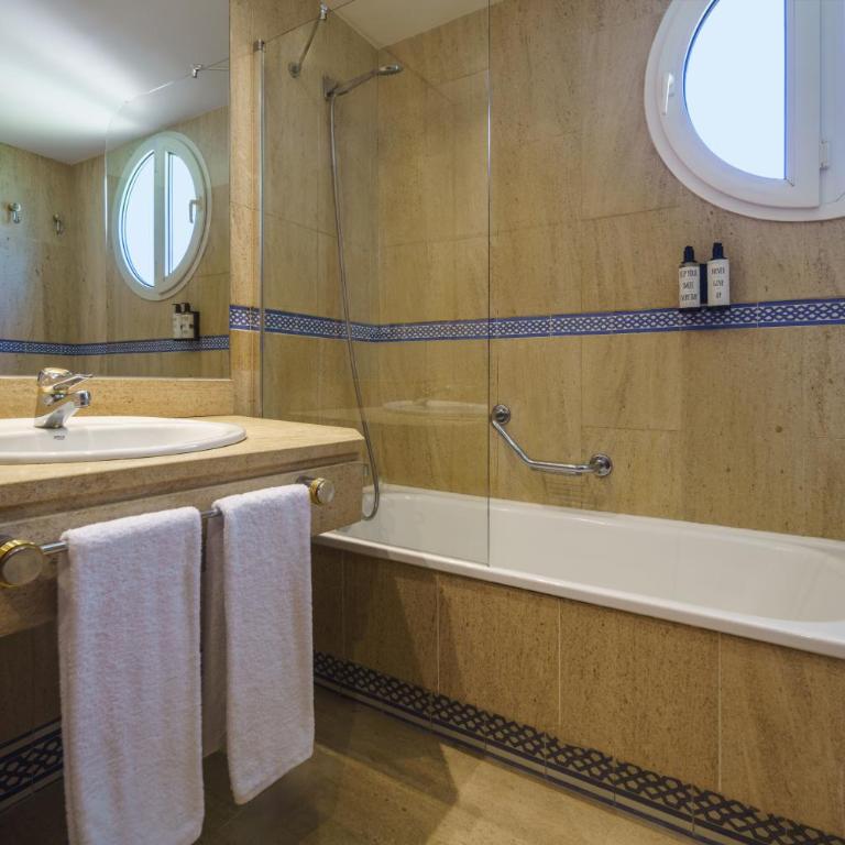 Crisol Jardines de Córdoba - Habitación Doble con aparcamiento - 1 o 2 camas - 3
