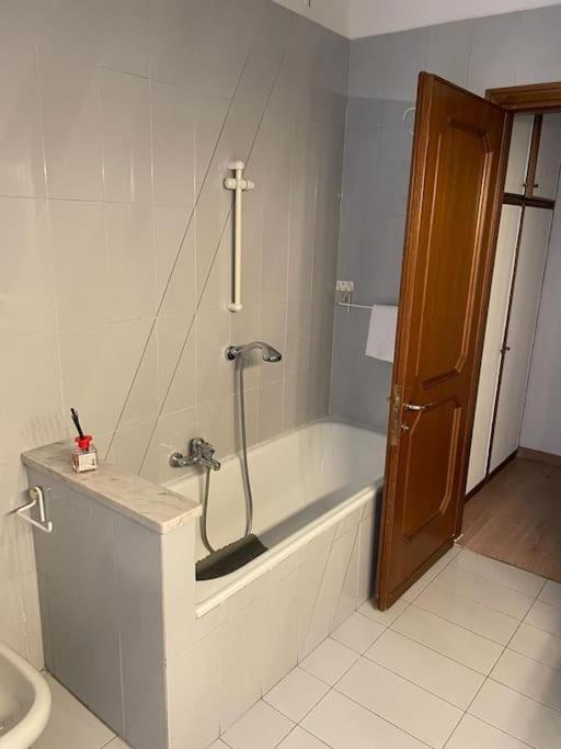 testaccio sei - Appartamento con 2 Camere da Letto e Vista Città - 16