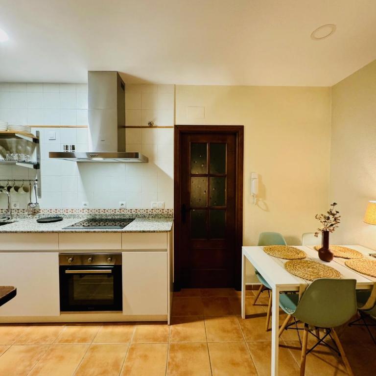 Apto 1-2H Plaza Mayor - Appartamento con 2 Camere da Letto, Balcone e Terrazza - 10