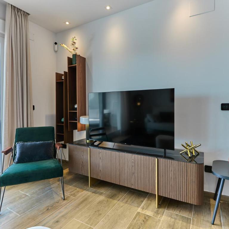 Stylish Penthouse with Jacuzzi - by Welcomely - Apartamento de 3 dormitorios - 9