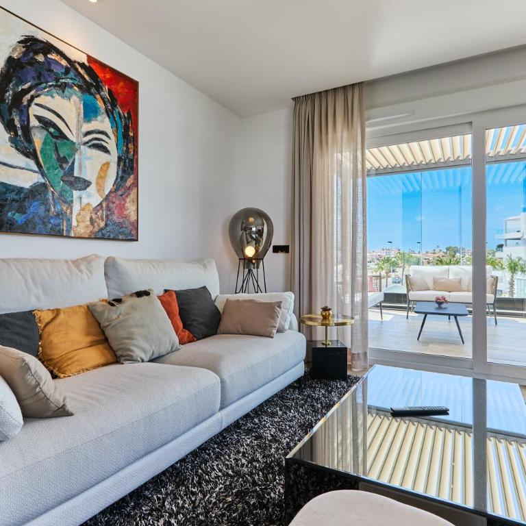 Stylish Penthouse with Jacuzzi - by Welcomely - Apartamento de 3 dormitorios - 2