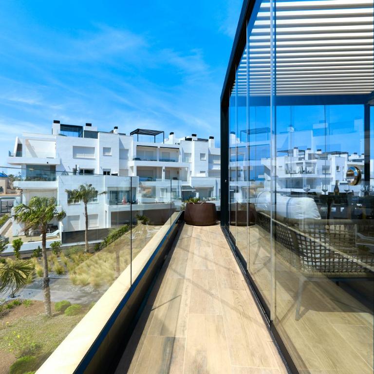 Stylish Penthouse with Jacuzzi - by Welcomely - Apartamento de 3 dormitorios - 26