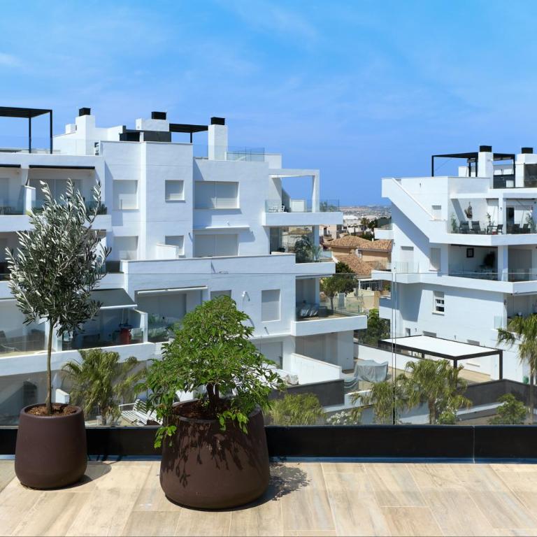 Stylish Penthouse with Jacuzzi - by Welcomely - Apartamento de 3 dormitorios - 43