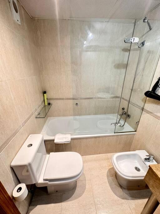 Amplio y Lujoso con vistas - Three-Bedroom Apartment - 5