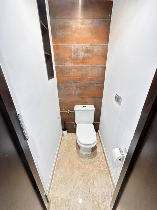 Amplio y Lujoso con vistas - Three-Bedroom Apartment - 16