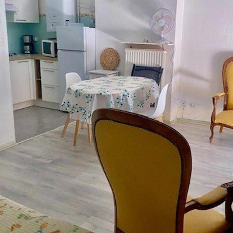 Studio lumineux avec balcon, Wi-Fi, proche des thermes d'Amélie-les-Bains - Studio - 1