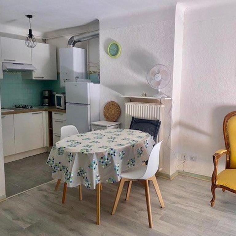 Studio lumineux avec balcon, Wi-Fi, proche des thermes d'Amélie-les-Bains - Studio - 3