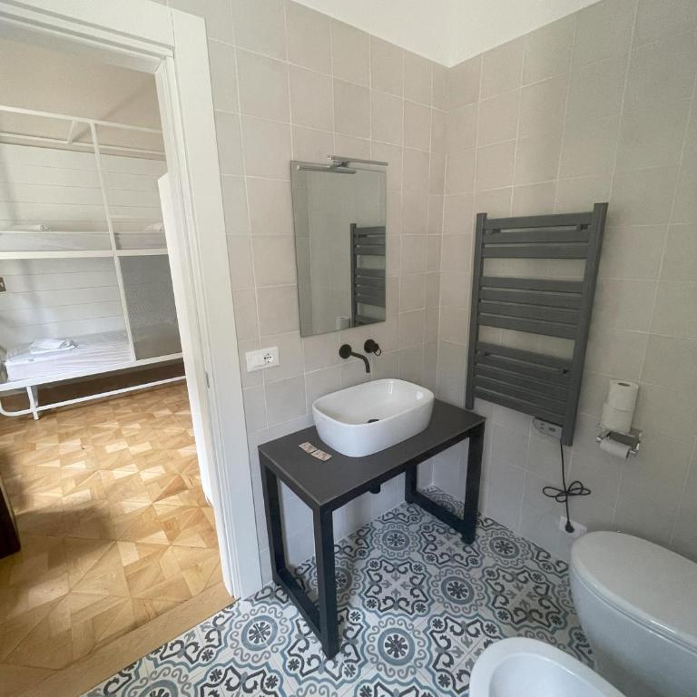 Casali Hostel - Dormitorio Misto con 4 Letti e Bagno Privato - 3