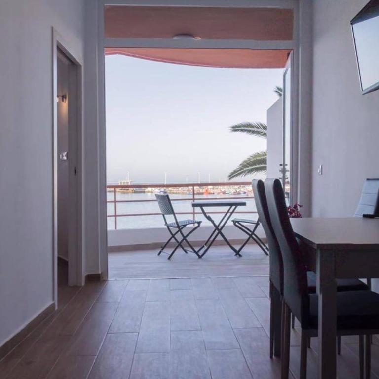 Paseo Marítimo, Los Cristianos Over the sea FREE WIFI - One-Bedroom Apartment - 1