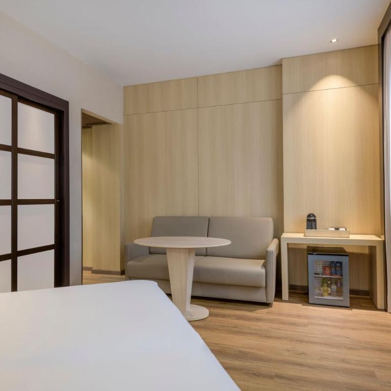 AC Hotel Valencia by Marriott - Family Room King, Guest room, 1 King, Sofa bed - 1