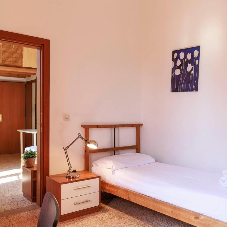 Faenza Huge Apartment - Three-Bedroom Apartment - 11